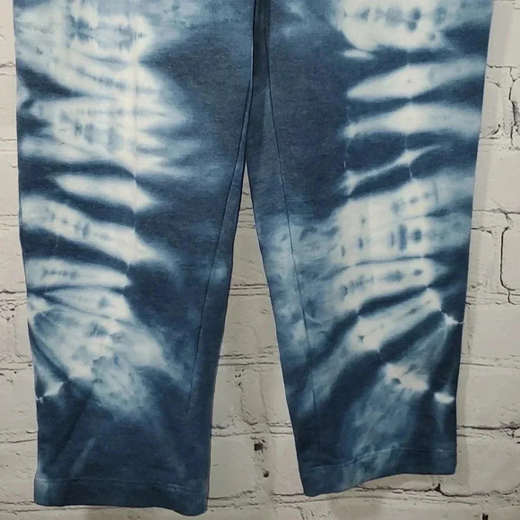 Lane Bryant Livi Sweatpant Joggers Blue Tie Dye Size 14/16 NWT - Picture 3 of 13